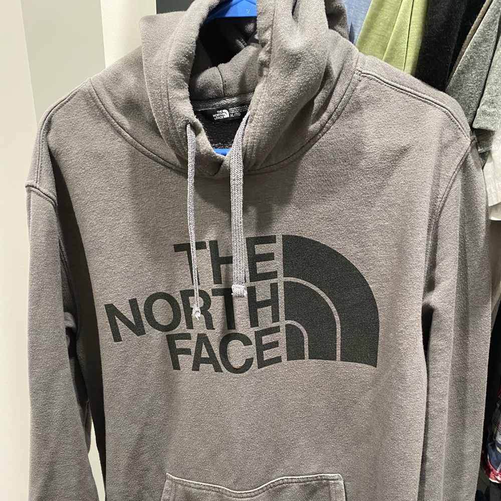 North Face hoodie XL